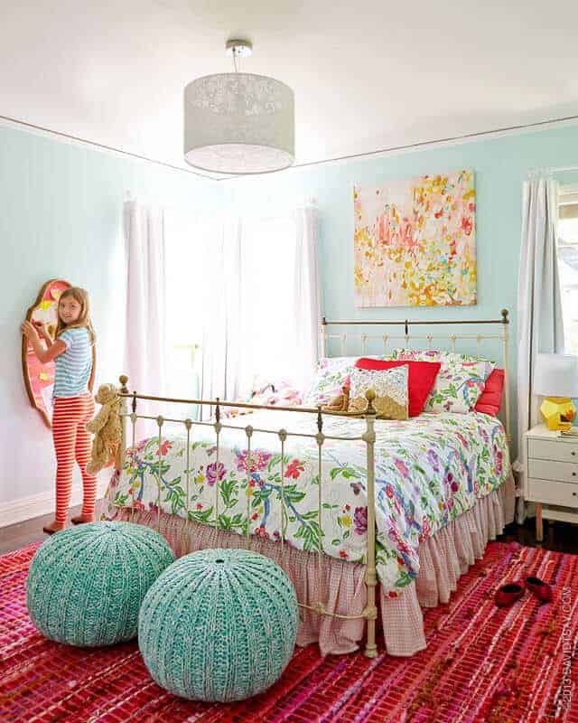 teen girl bedroom
